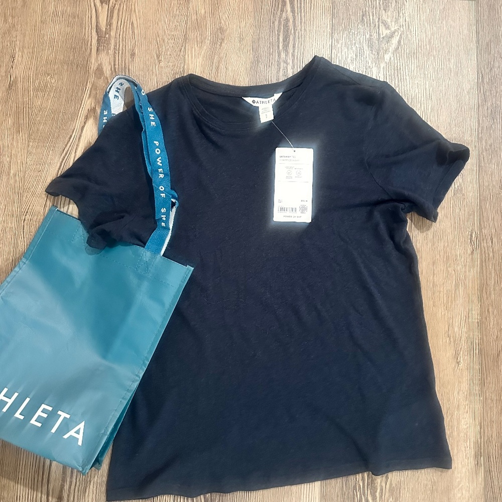 Athleta Getaway Tee charcoal gray small (runs oversized)